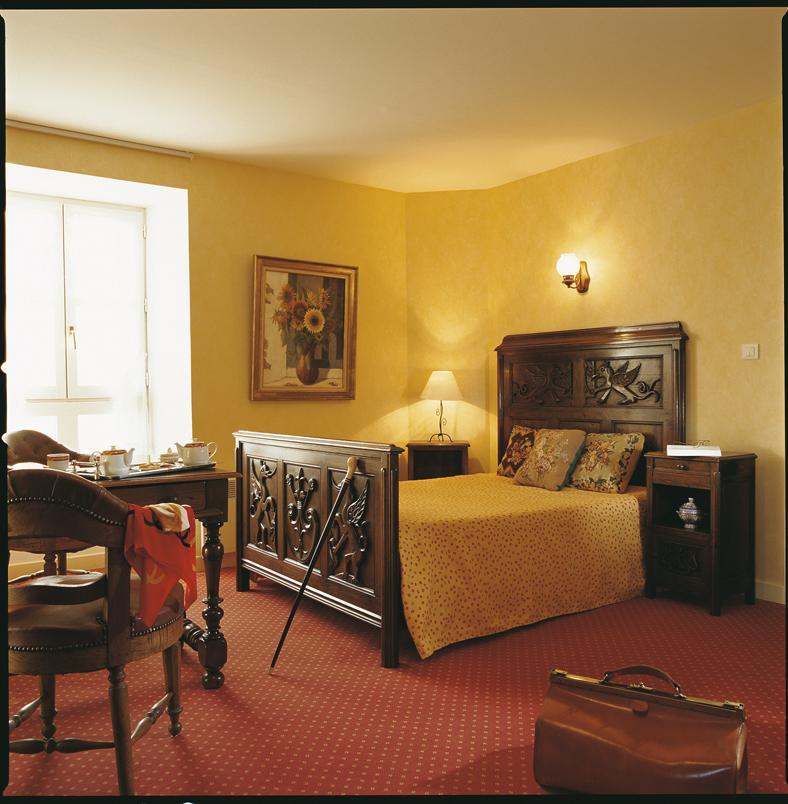Le Pelican Hotel Rochefort-en-Terre Exterior photo