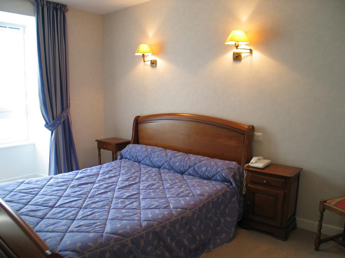 Le Pelican Hotel Rochefort-en-Terre Exterior photo