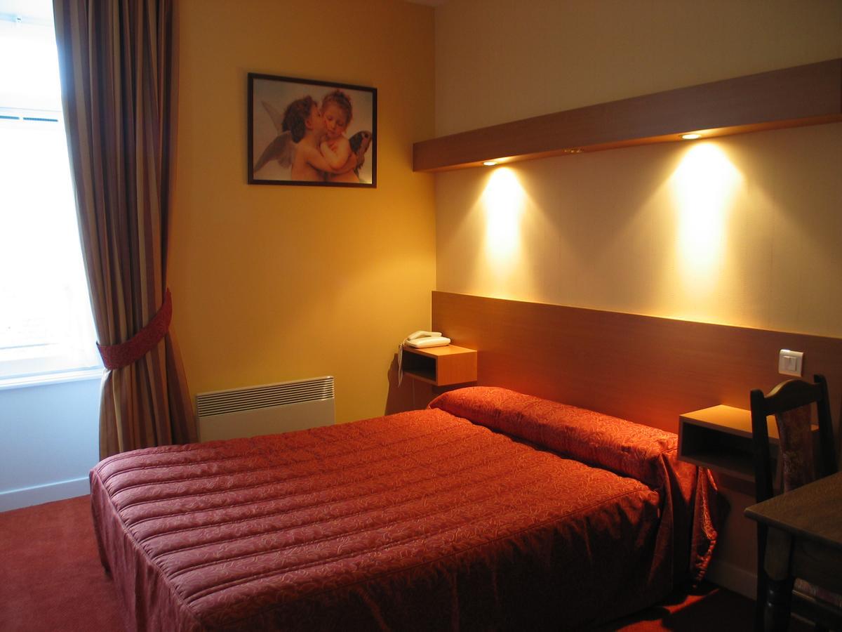 Le Pelican Hotel Rochefort-en-Terre Exterior photo